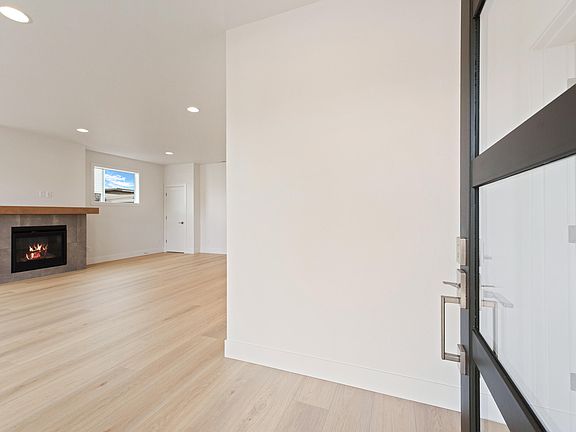 4th image of 21165 NE Beall Dr Lot 11
