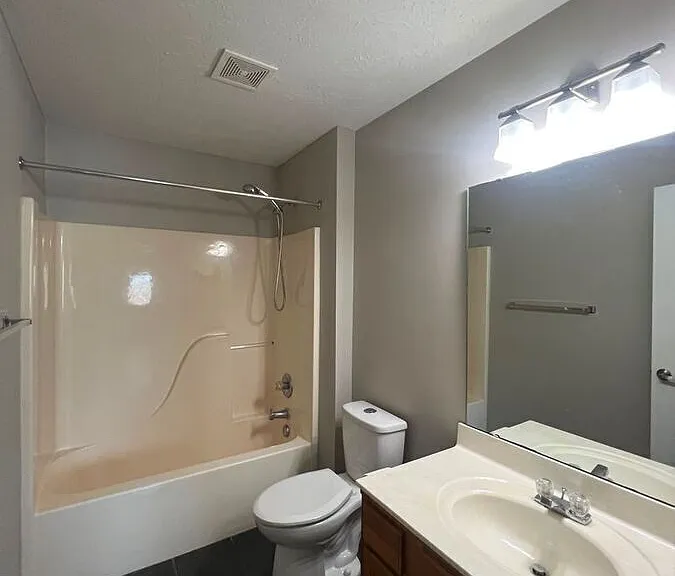 159 Green River Dr #9 — Photo 8