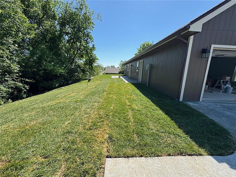 2nd image of 507 SE Division Rd