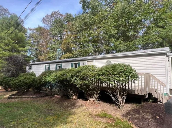 41 Henry Dr, Mountain Top, PA 18707
