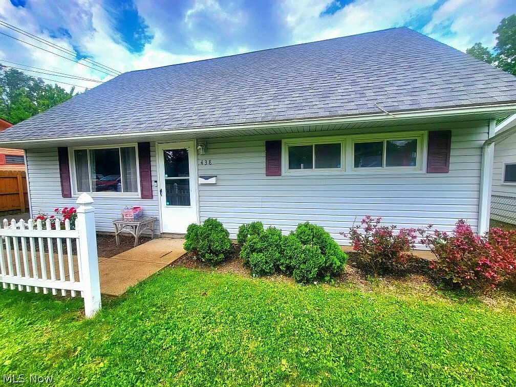 438 Westgate Blvd photo 1