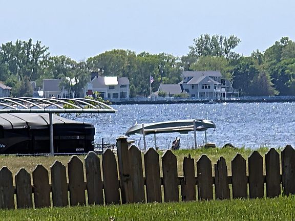 4th image of 246 Birch Dr