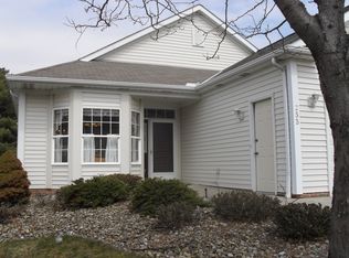 233 Village Dr #18, Independence, OH 44131