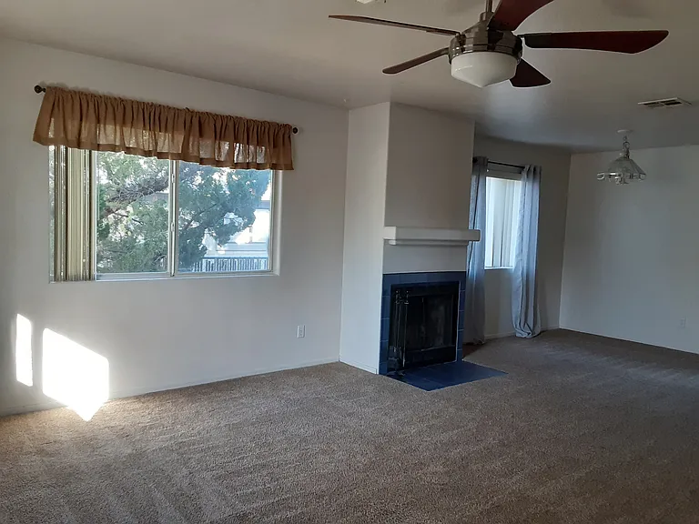 2819 N Superstition Ln — Photo 11