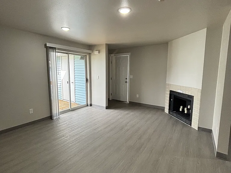 Chambers Crest Apartments — Photo 67