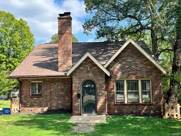 32 Sherwood Frst, Belleville, IL 62223