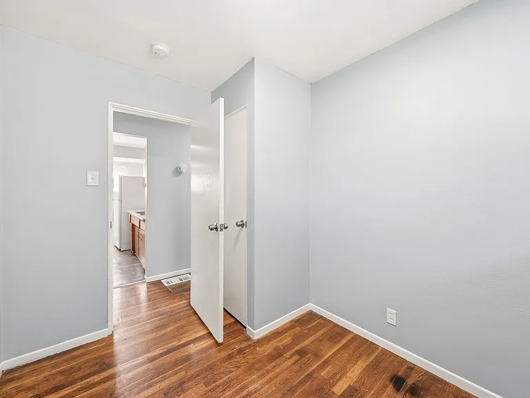 10700 Spring Garden Dr — Photo 21