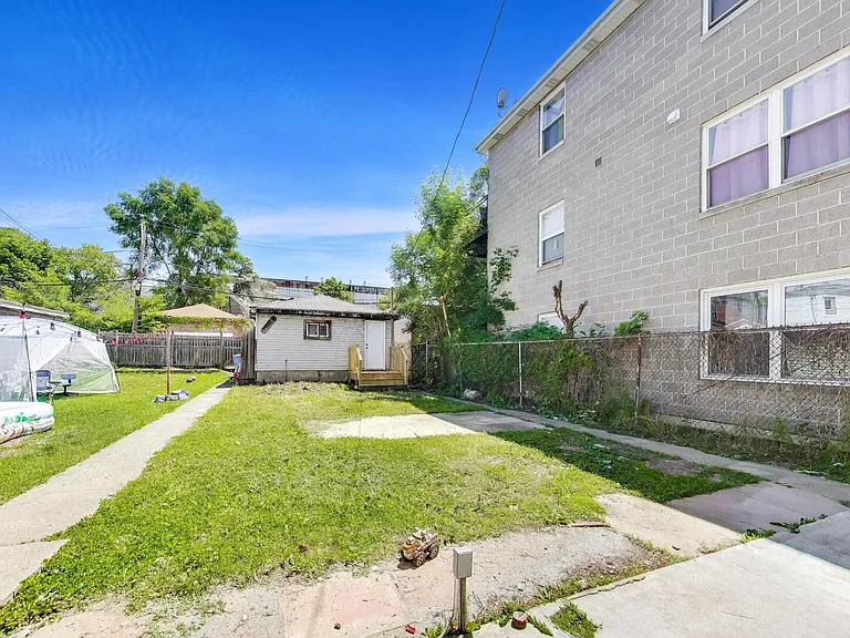 1821 S Fairfield Ave — Photo 26