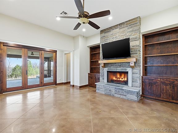 3rd image of 3212 Echo Rd