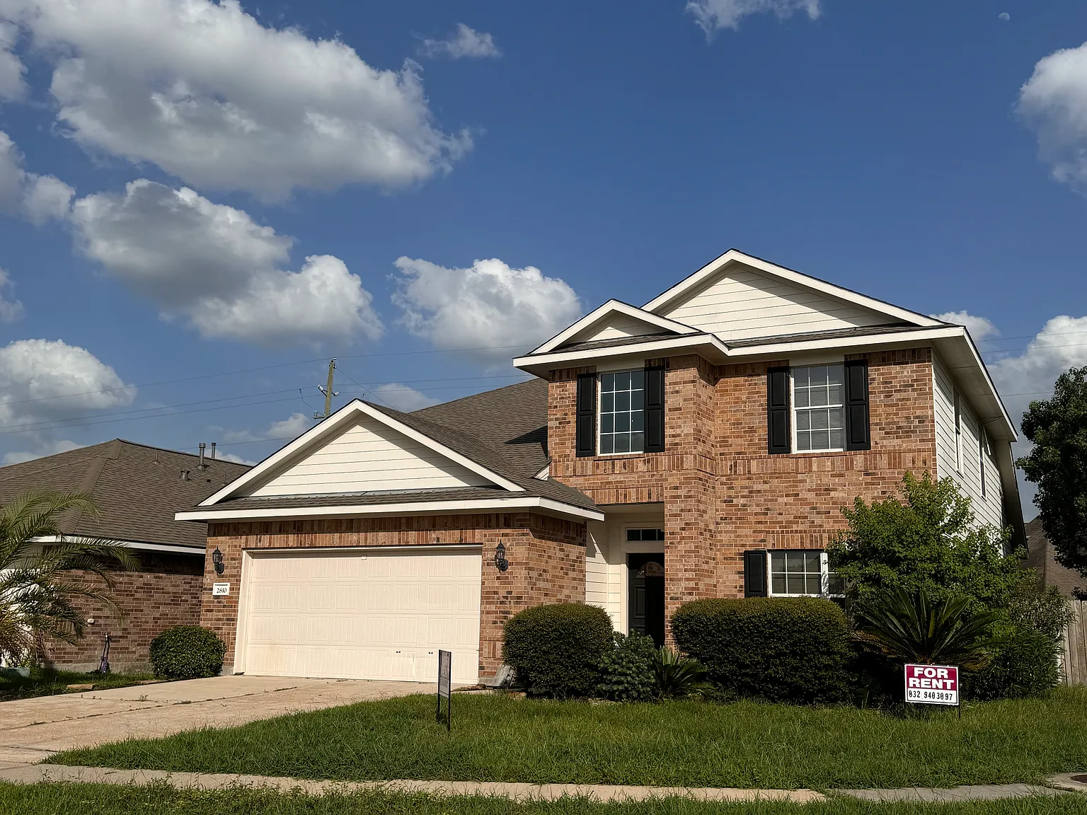 4 bed, 2.5 bath, 2773 sqft, $2,500 — Photo 2