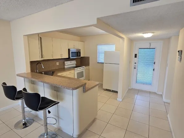 8321 Sands Point Blvd APT 306D, Tamarac, FL 33321
