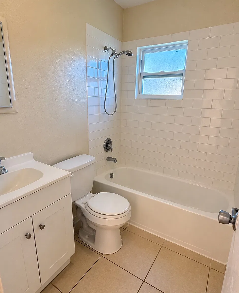2 bed, 880 sqft, $1,100 — Photo 3