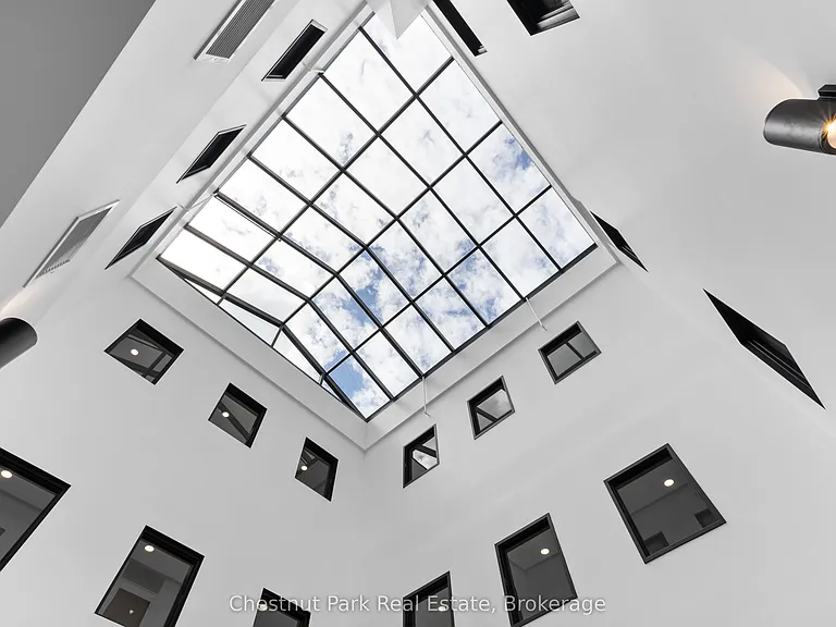 520 Isaac St #STUDIO — Photo 17