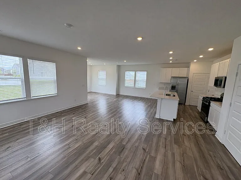 6831 Orchard Run Cir — Photo 6