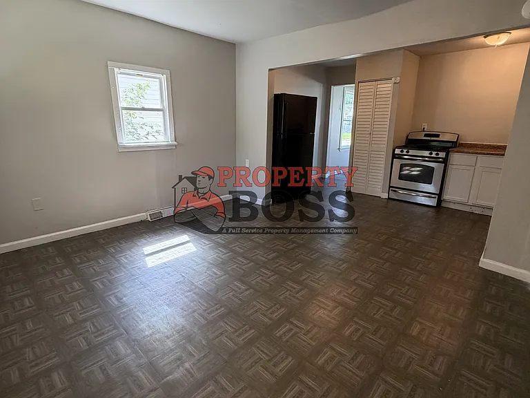 4520 E 10th Ave — Photo 3