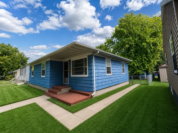 1625 11th St N, Fargo, ND 58102