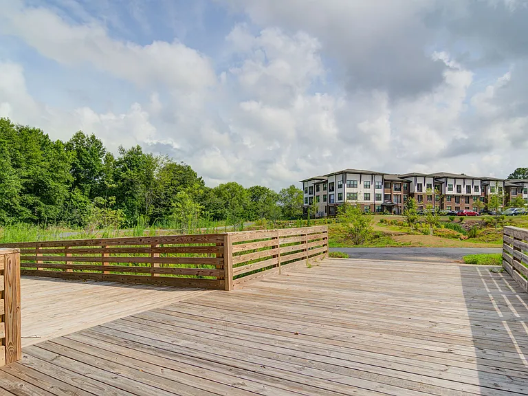 The Edison Sugarloaf Apartments — Photo 18