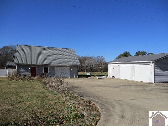 1st image of 302 Salem Chapel Rd S