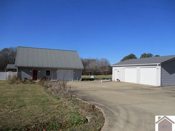 302 Salem Chapel Rd S, Benton, KY 42025