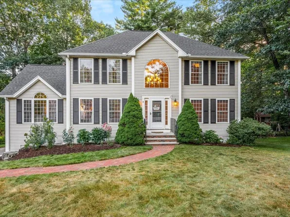 8 Danforth Drive, Bedford, NH 03110