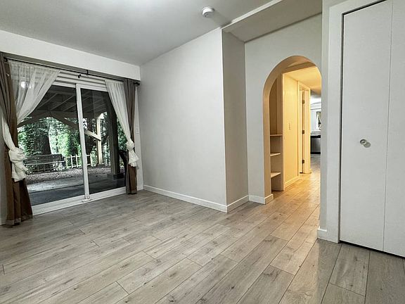5th image of 1349 Terrace Ave