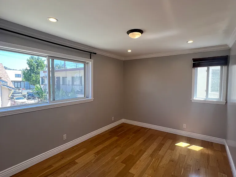 4412 Russell Ave — Photo 12