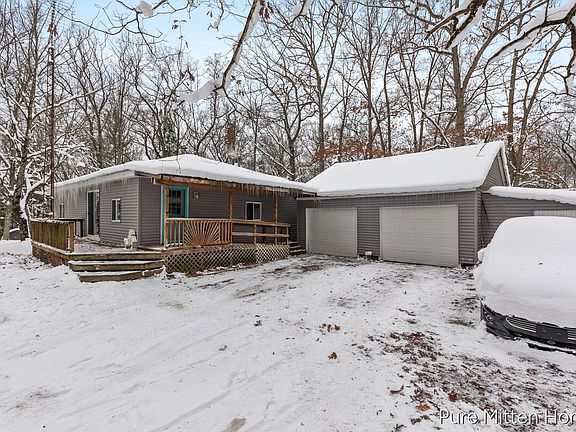 3rd image of 3803 Underwood Dr