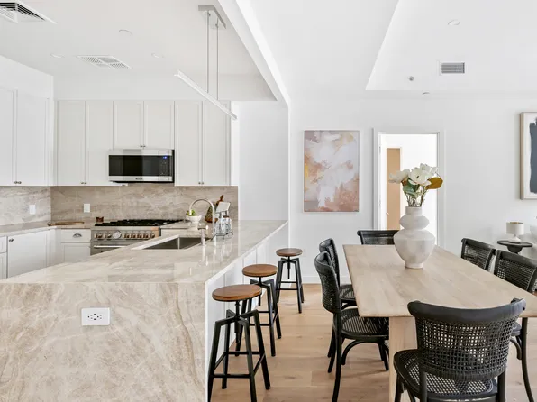 171 Calyer Street image 1 of 10