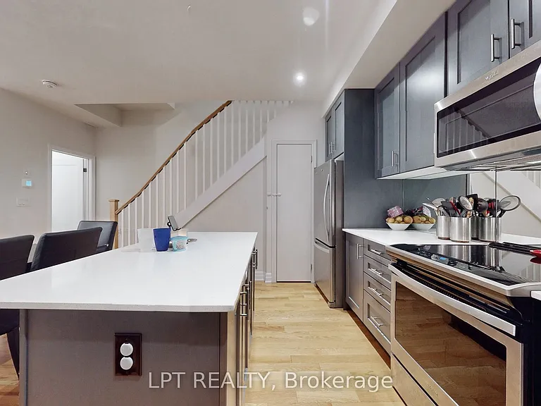 1180 Cawthra Rd #110 — Photo 16