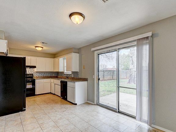 3rd image of 347 W Cedar Dr