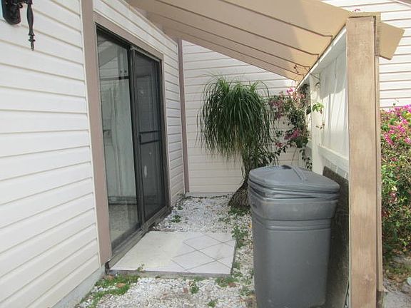 4th image of 137 Sherwood Cir APT 27B