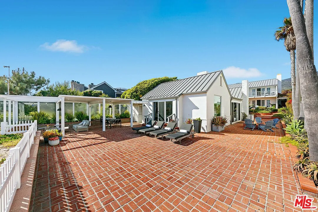 5 bed, 4.0 bath, 1565 sqft, $50,000 — Photo 1