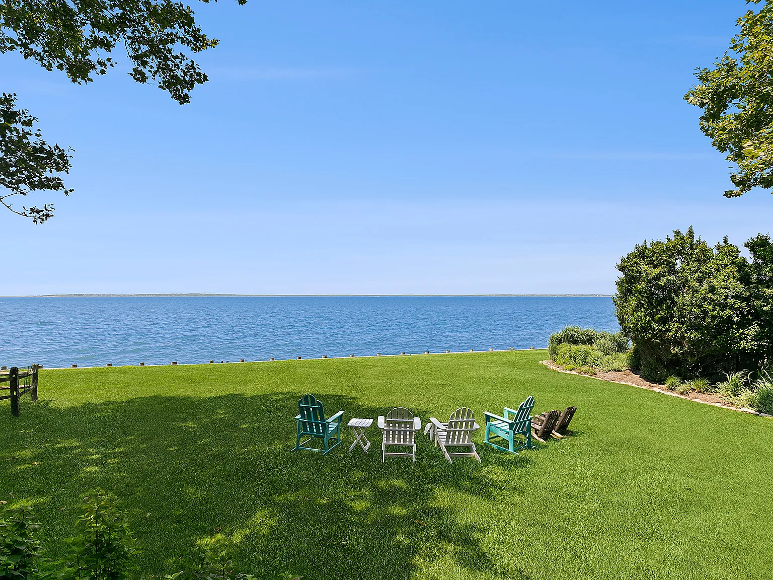 Magnificent Sag Harbor Waterfront — Photo 3