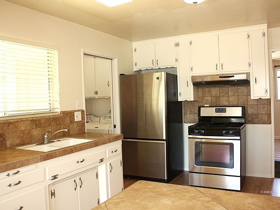 5th image of 411 Burlando Rd