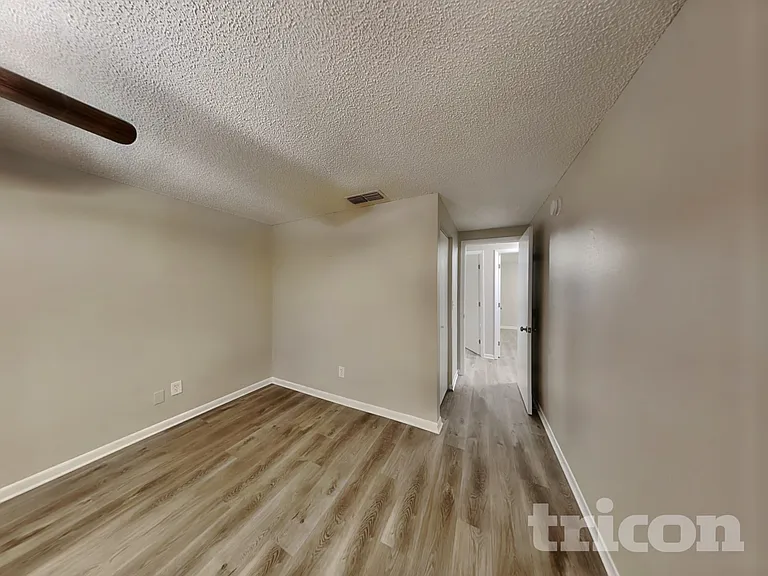 16013 Woodpine Dr — Photo 10