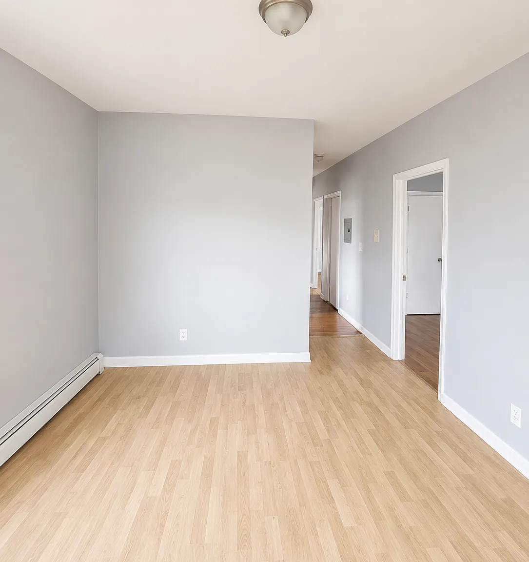 3 bed, 1.0 bath, 750 sqft, $1,800 — Photo 4