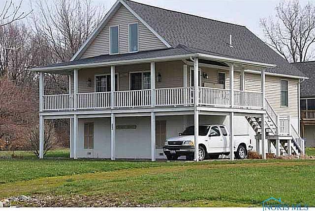 1st image of 380 Burgundy Blvd