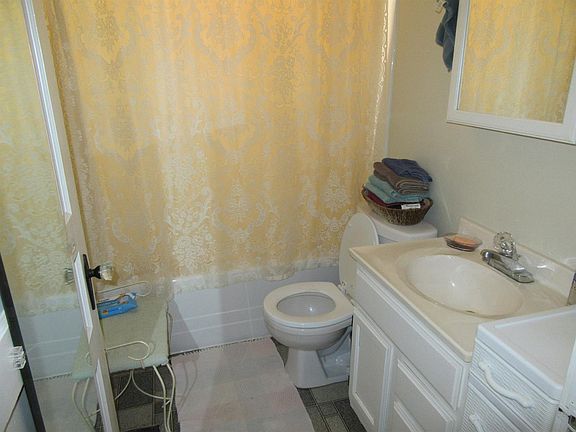 5th image of 717 Polsgrove St