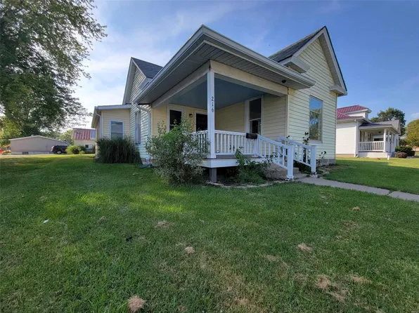 216 S Court St, Bowling Green, MO 63334