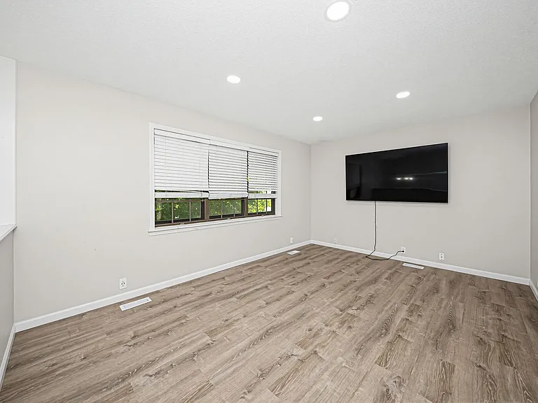 1429 Highland Dr — Photo 6