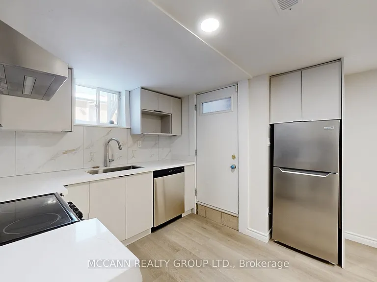 274 Boon Ave — Photo 7