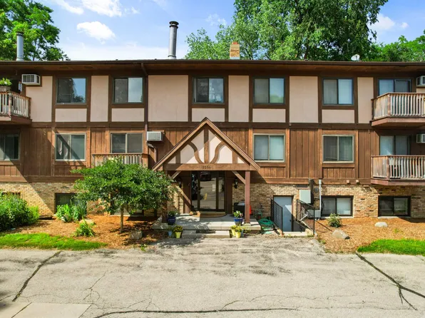 2564 Branch St APT 12, Middleton, WI 53562