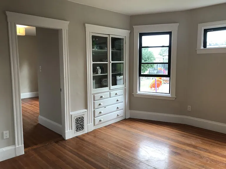 6 Queen St #2 — Photo 11