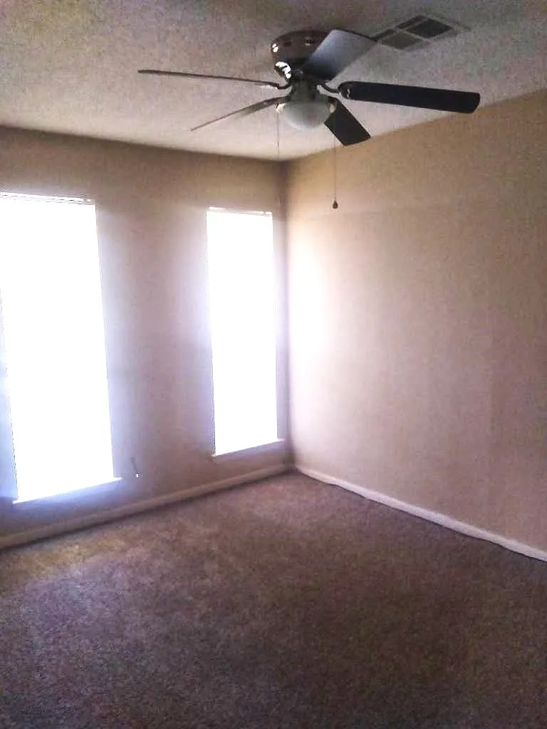 3 bed, 2.5 bath, 1538 sqft, $995 — Photo 3
