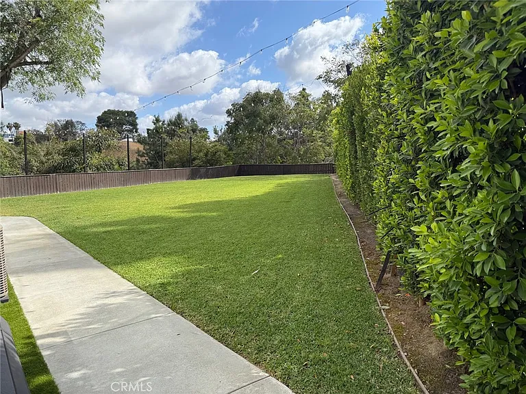 1530 Robin Way — Photo 29