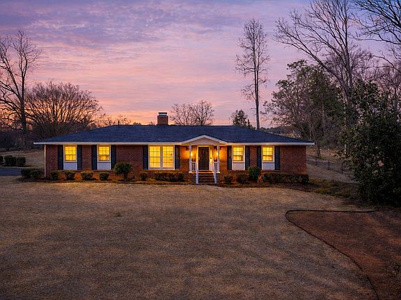 2nd image of 209 N Hill Rd