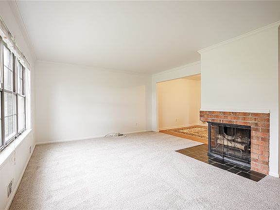 4th image of 30 Dunbridge Hts