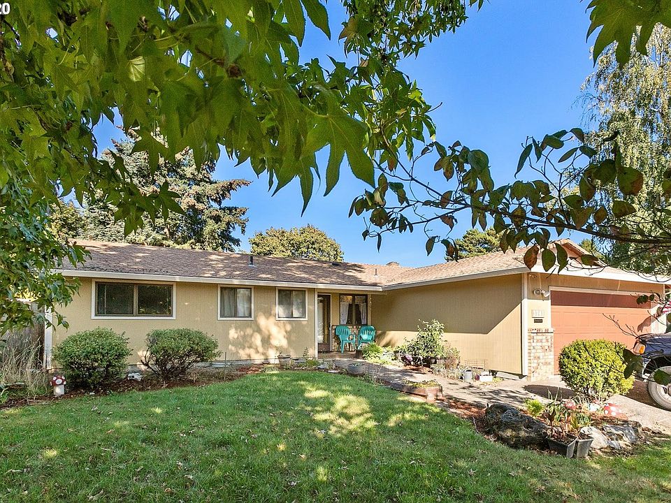 1st image of 3741 SE Oak Ct