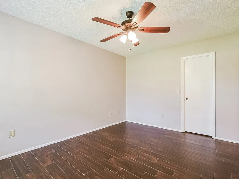 439 E Springtree Way — Photo 14