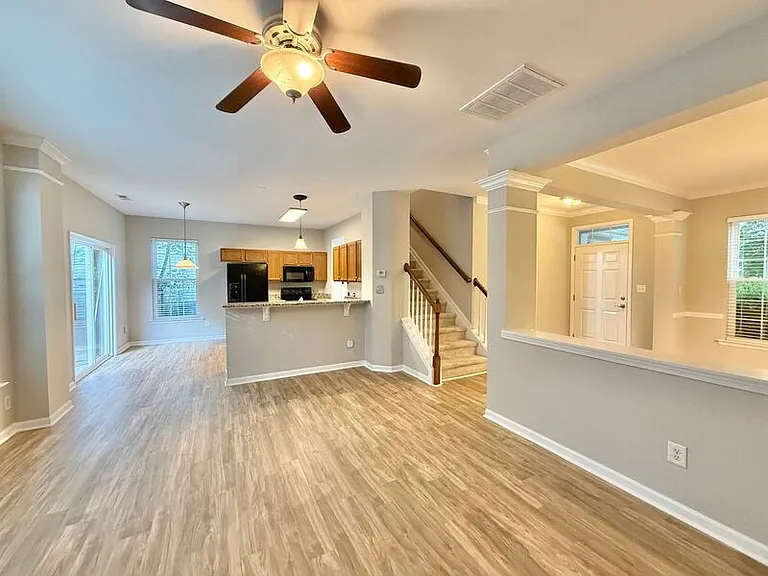 2113 Trefoil Ln — Photo 6